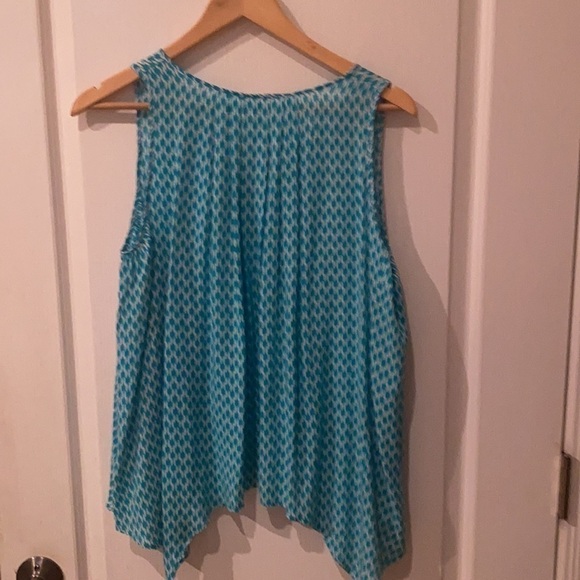 Women’s petite small stylus turquoise/white handkerchief bottom top - Picture 3 of 4